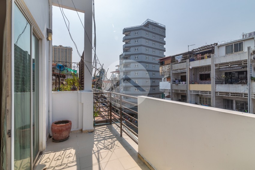 2 Bedroom Renovated Apartment For Sale - Phsar Chas, Phnom Penh