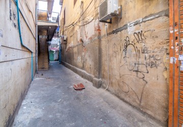 2 Bedroom Renovated Apartment For Sale - Phsar Chas, Phnom Penh thumbnail