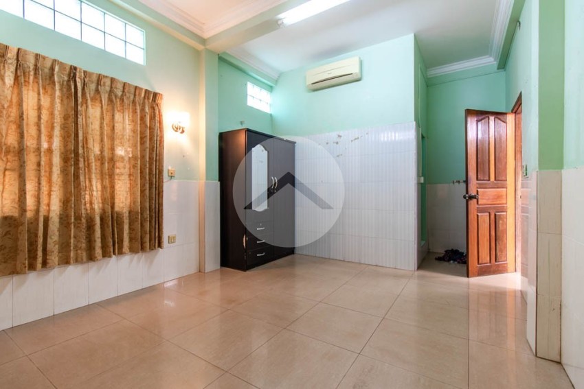 5 Bedroom Wooden House For Sale - Sala Kamreuk, Siem Reap