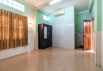 5 Bedroom Wooden House For Sale - Sala Kamreuk, Siem Reap thumbnail