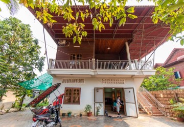 5 Bedroom Wooden House For Sale - Sala Kamreuk, Siem Reap thumbnail