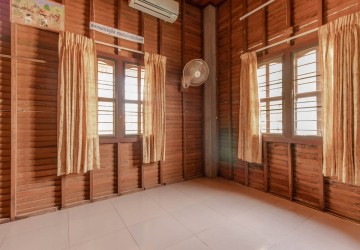 5 Bedroom Wooden House For Sale - Sala Kamreuk, Siem Reap thumbnail