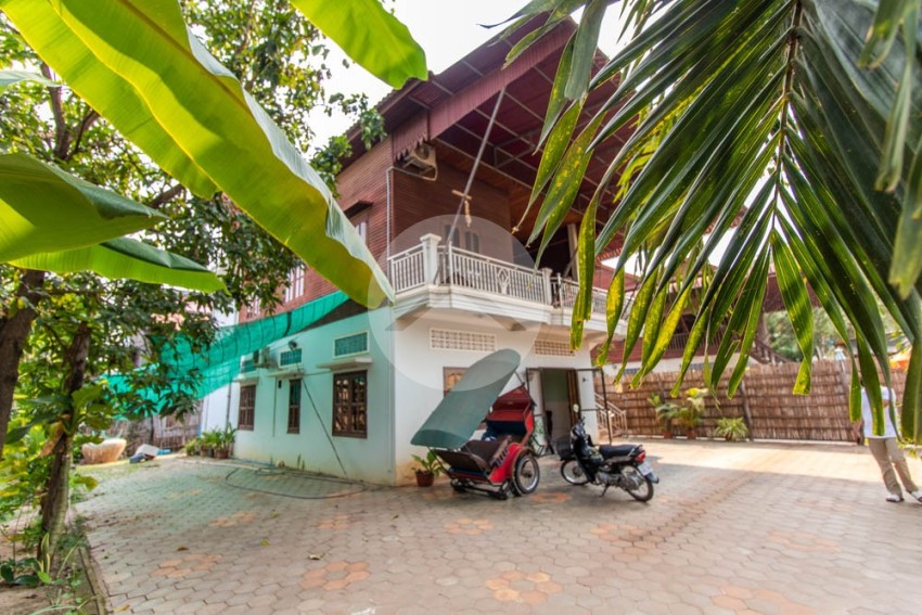 5 Bedroom Wooden House For Sale - Sala Kamreuk, Siem Reap