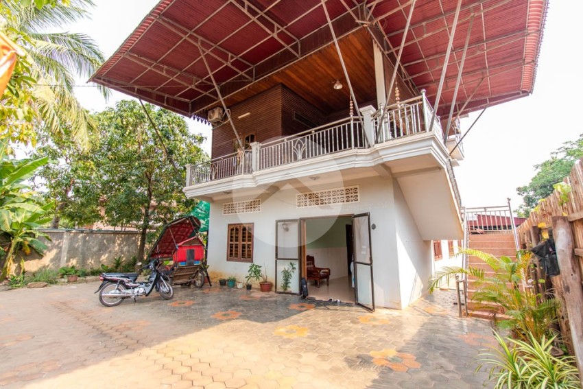 5 Bedroom Wooden House For Sale - Sala Kamreuk, Siem Reap