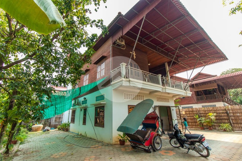 5 Bedroom Wooden House For Sale - Sala Kamreuk, Siem Reap