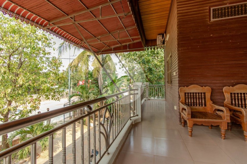 5 Bedroom Wooden House For Sale - Sala Kamreuk, Siem Reap