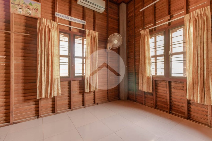 5 Bedroom Wooden House For Sale - Sala Kamreuk, Siem Reap