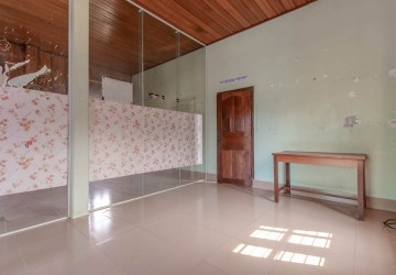 5 Bedroom Wooden House For Sale - Sala Kamreuk, Siem Reap thumbnail