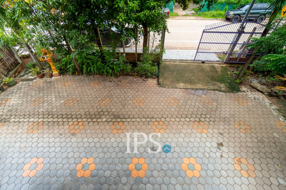 5 Bedroom Wooden House For Sale - Sala Kamreuk, Siem Reap - Image 25