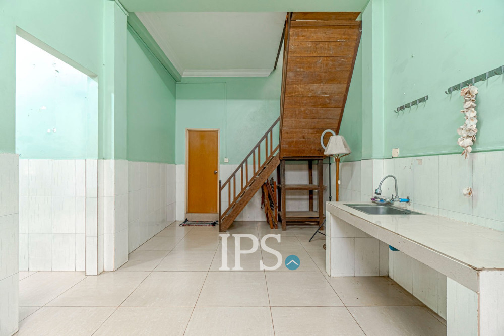 5 Bedroom Wooden House For Sale - Sala Kamreuk, Siem Reap - Image 7