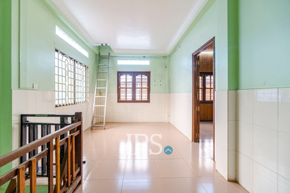 5 Bedroom Wooden House For Sale - Sala Kamreuk, Siem Reap - Image 23