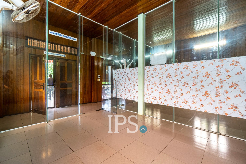 5 Bedroom Wooden House For Sale - Sala Kamreuk, Siem Reap - Image 13