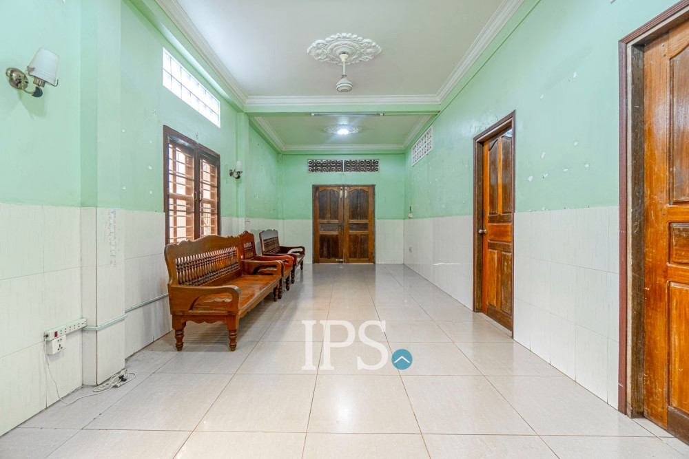 5 Bedroom Wooden House For Sale - Sala Kamreuk, Siem Reap - Image 5