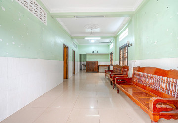 5 Bedroom Wooden House For Sale - Sala Kamreuk, Siem Reap - Image 3