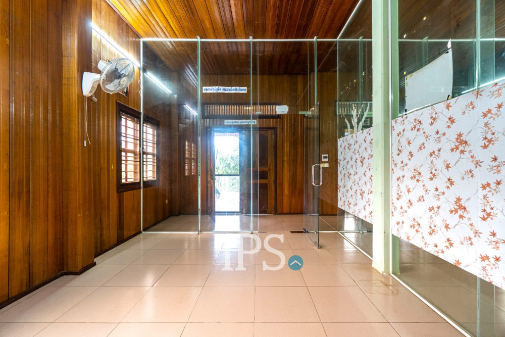 5 Bedroom Wooden House For Sale - Sala Kamreuk, Siem Reap - Image 12