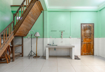 5 Bedroom Wooden House For Sale - Sala Kamreuk, Siem Reap photo 6