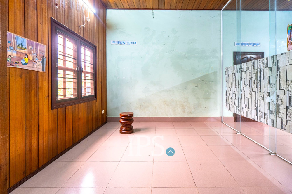 5 Bedroom Wooden House For Sale - Sala Kamreuk, Siem Reap - Image 14