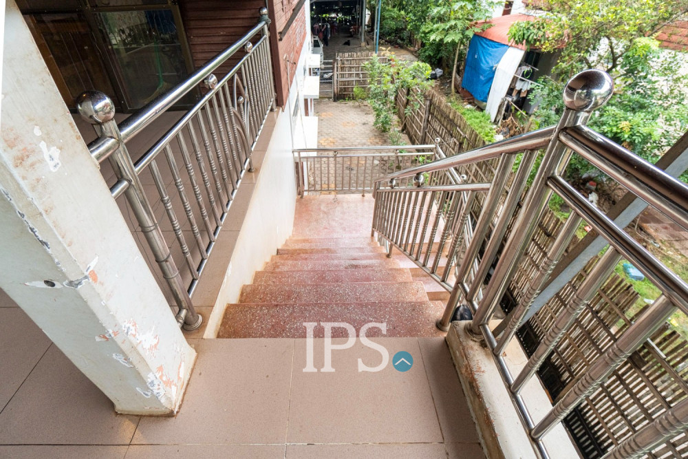 5 Bedroom Wooden House For Sale - Sala Kamreuk, Siem Reap - Image 27