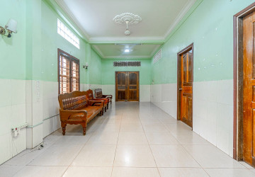5 Bedroom Wooden House For Sale - Sala Kamreuk, Siem Reap photo 5