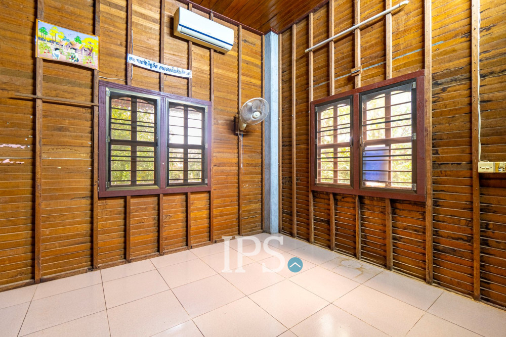 5 Bedroom Wooden House For Sale - Sala Kamreuk, Siem Reap - Image 17