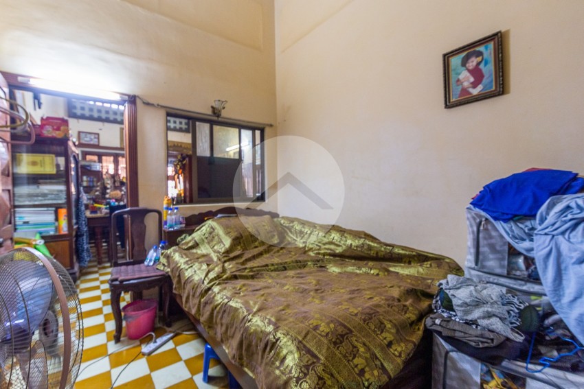 3 Bedroom Triplex Apartment For Sale - Daun Penh, Phnom Penh