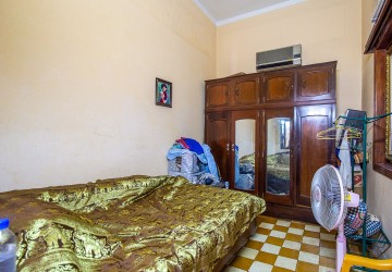3 Bedroom Triplex Apartment For Sale - Daun Penh, Phnom Penh thumbnail