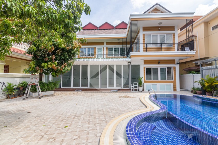 4 Bedroom Commercial Villa For Rent - Russian Market, Phnom Penh