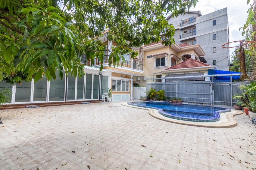 4 Bedroom Commercial Villa For Rent - Russian Market, Phnom Penh