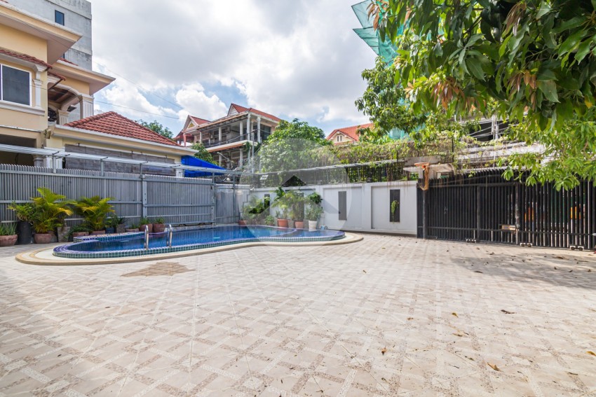 4 Bedroom Commercial Villa For Rent - Russian Market, Phnom Penh