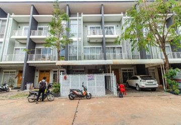 3 Bedroom House For Sale - Svay Dangkum, Siem Reap thumbnail