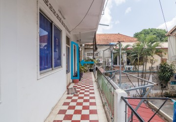 Renovated 2 Bedroom Apartment For Rent - Chakto Mukh, Phnom Penh thumbnail