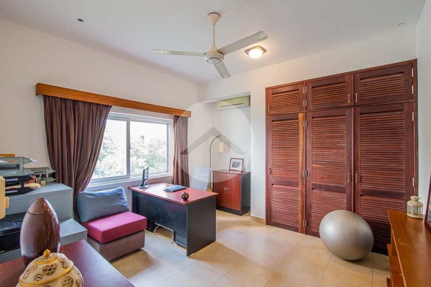 3 Bedroom Duplex Apartment For Rent - Tonle Bassac, Phnom Penh