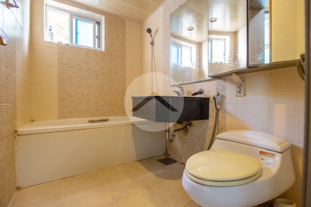 5 Bedroom Villa For Sale - Borey Camko City, Phnom Penh - Image 11