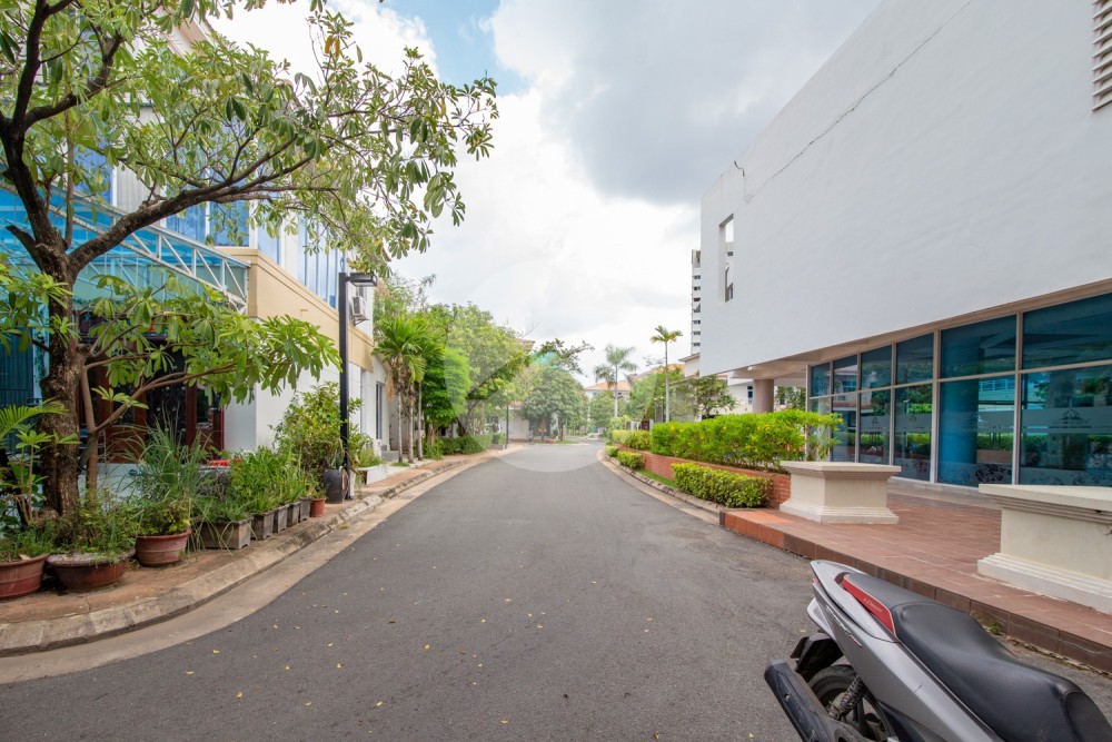5 Bedroom Villa For Sale - Borey Camko City, Phnom Penh - Image 27