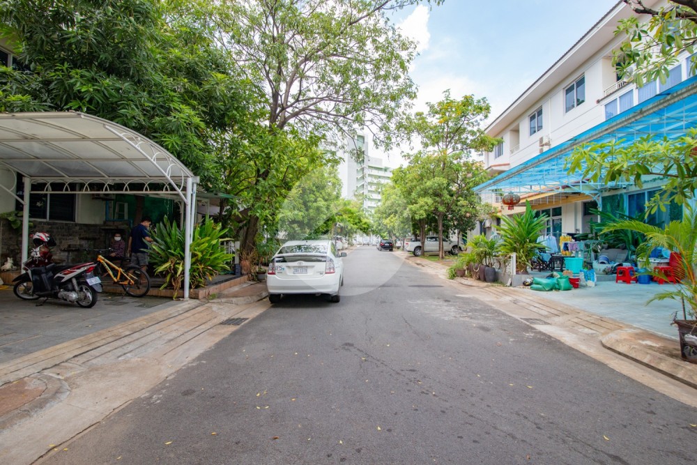 5 Bedroom Villa For Sale - Borey Camko City, Phnom Penh - Image 28