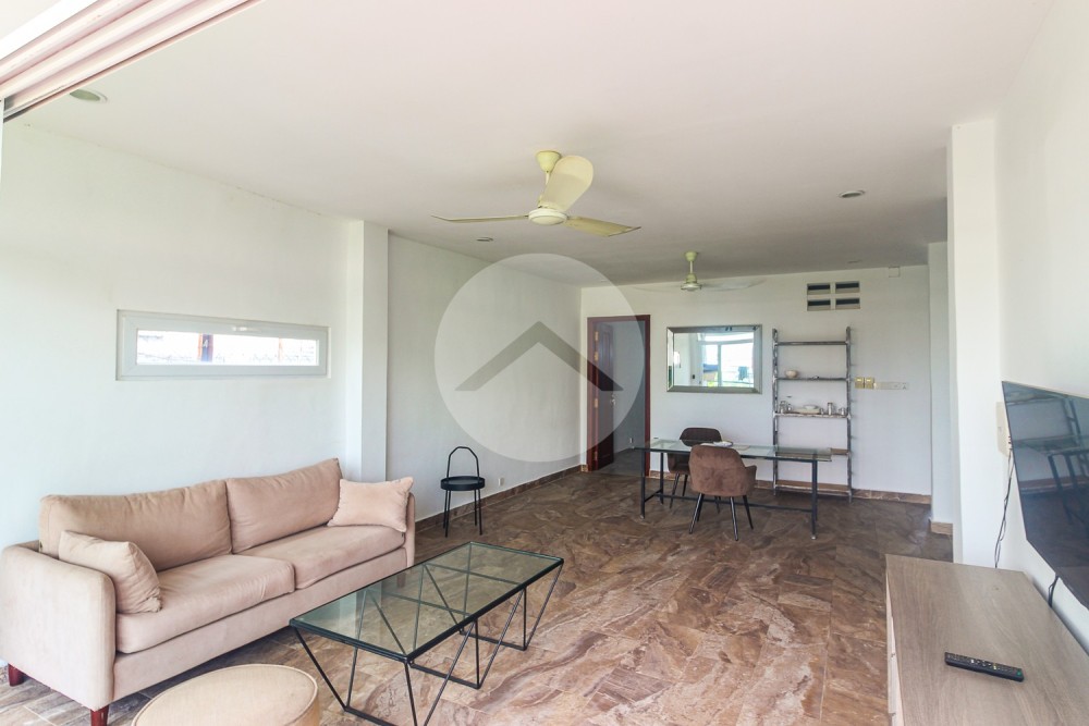 Renovated 2 Bedroom Apartment For Rent - Wat Phnom, Phnom Penh - Image 2
