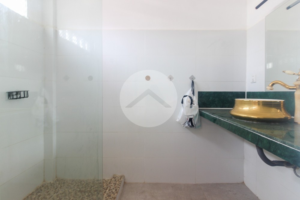 Renovated 2 Bedroom Apartment For Rent - Wat Phnom, Phnom Penh - Image 12