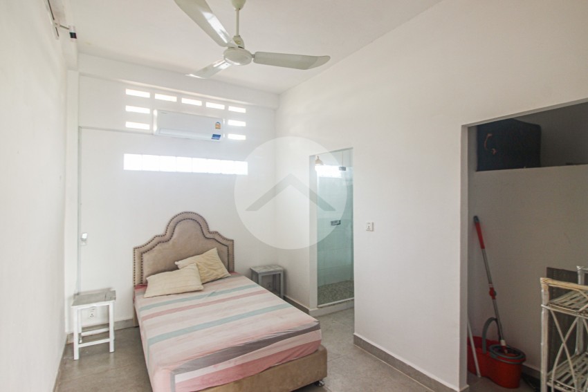 Renovated 2 Bedroom Apartment For Rent - Wat Phnom, Phnom Penh