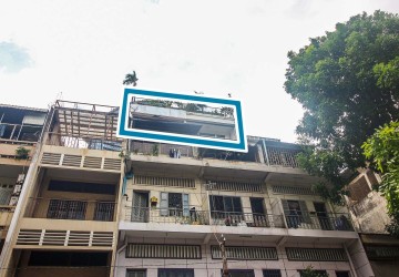 Renovated 2 Bedroom Apartment For Rent - Wat Phnom, Phnom Penh thumbnail