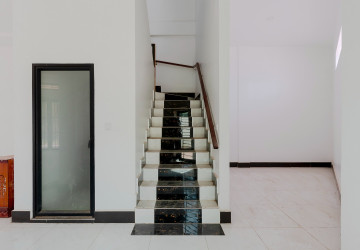 6 Bedroom Shophouse For Rent - Svay Dangkum, Siem Reap thumbnail