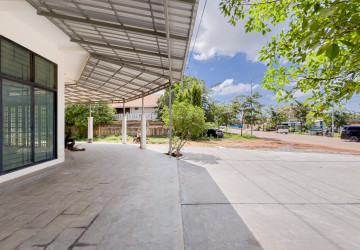 6 Bedroom Shophouse For Rent - Svay Dangkum, Siem Reap thumbnail