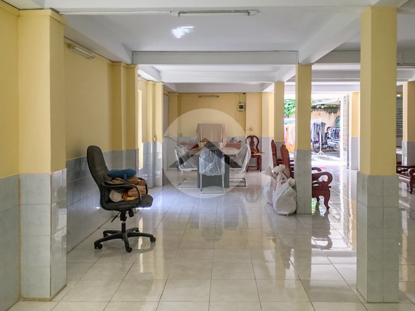 6 Bedroom Commercial Villa For Rent - Beoung Raing, Phnom Penh