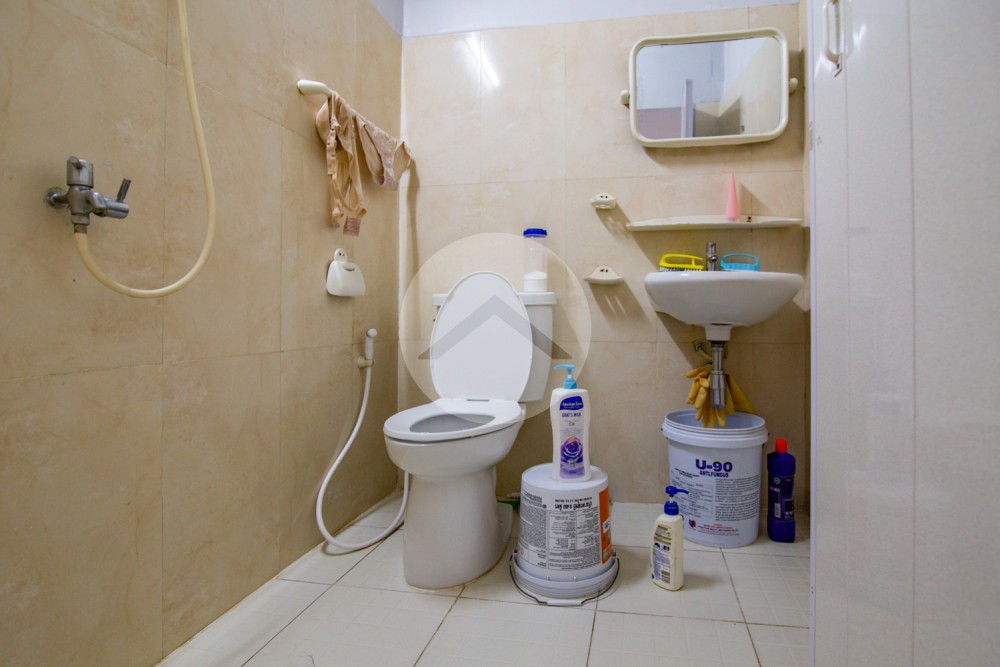 6 Bedroom Commercial  Villa For Rent - Boeung Raing, Phnom Penh - Image 13