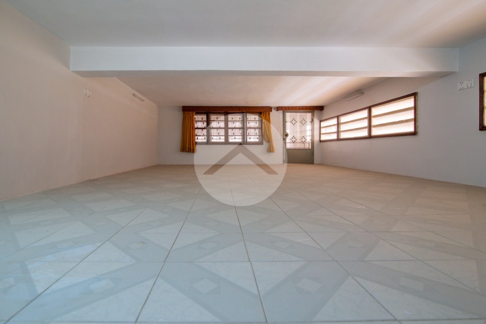 6 Bedroom Commercial  Villa For Rent - Boeung Raing, Phnom Penh - Image 9