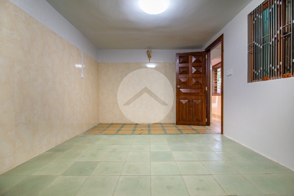 6 Bedroom Commercial  Villa For Rent - Boeung Raing, Phnom Penh - Image 8
