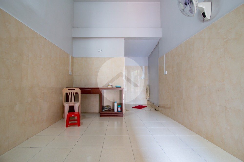 6 Bedroom Commercial  Villa For Rent - Boeung Raing, Phnom Penh - Image 12