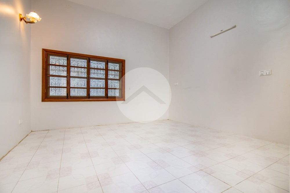 6 Bedroom Commercial  Villa For Rent - Boeung Raing, Phnom Penh - Image 23