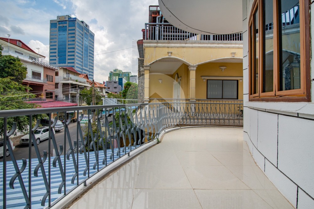 6 Bedroom Commercial  Villa For Rent - Boeung Raing, Phnom Penh - Image 21