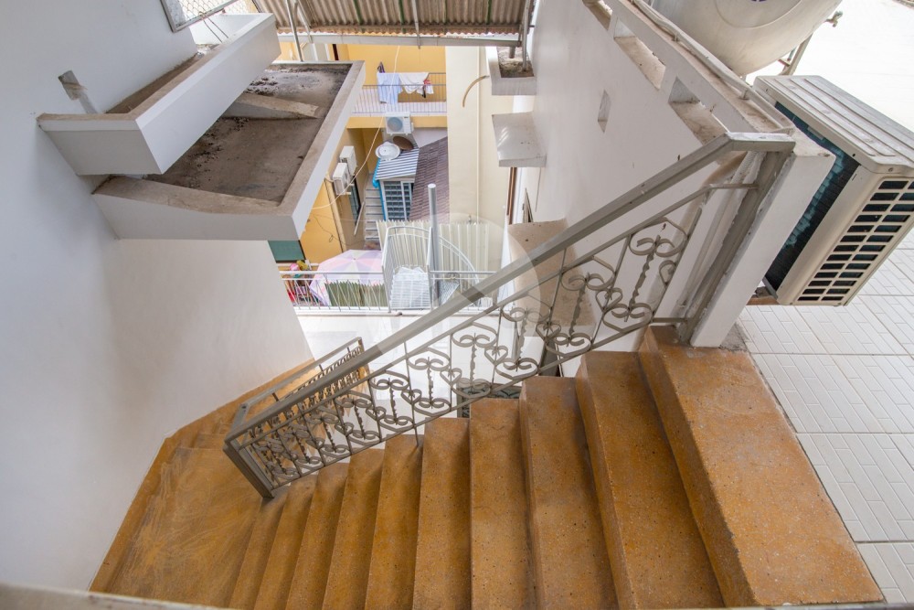 6 Bedroom Commercial  Villa For Rent - Boeung Raing, Phnom Penh - Image 25