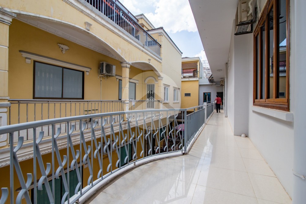 6 Bedroom Commercial  Villa For Rent - Boeung Raing, Phnom Penh - Image 22
